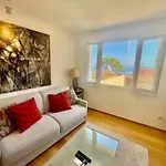 Comfortable 1-bedroom Near Monaco *