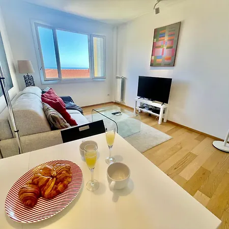 Comfortable 1-bedroom Near Monaco Vakantiehuis