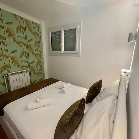 Comfortable 1-bedroom Near Monaco *